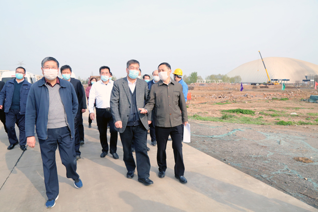 河南省發(fā)改委副主任、能源局局長高義到萬基控股集團(tuán)調(diào)研2×66萬千瓦機(jī)組項(xiàng)目建設(shè)情況