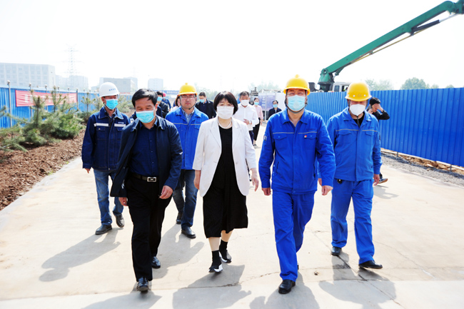 洛陽市人大常委會副主任雷雪琴調(diào)研萬基控股2×60萬千瓦級機(jī)組項(xiàng)目建設(shè)進(jìn)度