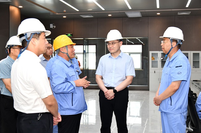 新安縣委書記、縣長王智一行到萬基控股集團調(diào)研