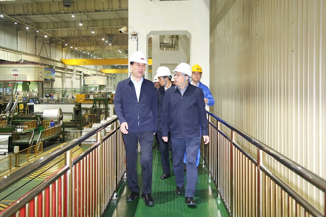 鞏義市委副書記、市長張東輝一行到萬基控股集團(tuán)調(diào)研