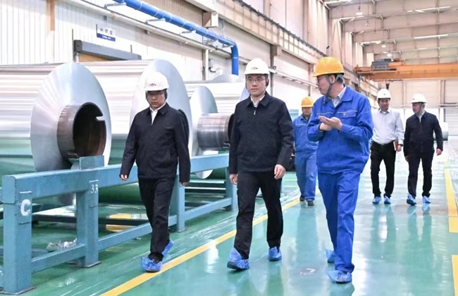 新安縣委書記王智到萬(wàn)基控股集團(tuán)調(diào)研