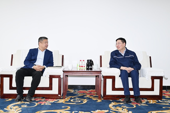 交通銀行洛陽分行黨委書記、行長齊延兵到萬基控股集團(tuán)調(diào)研