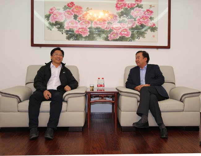 洛陽(yáng)有色金屬加工設(shè)計(jì)研究院院長(zhǎng)畢林到萬(wàn)基控股集團(tuán)交流訪(fǎng)談